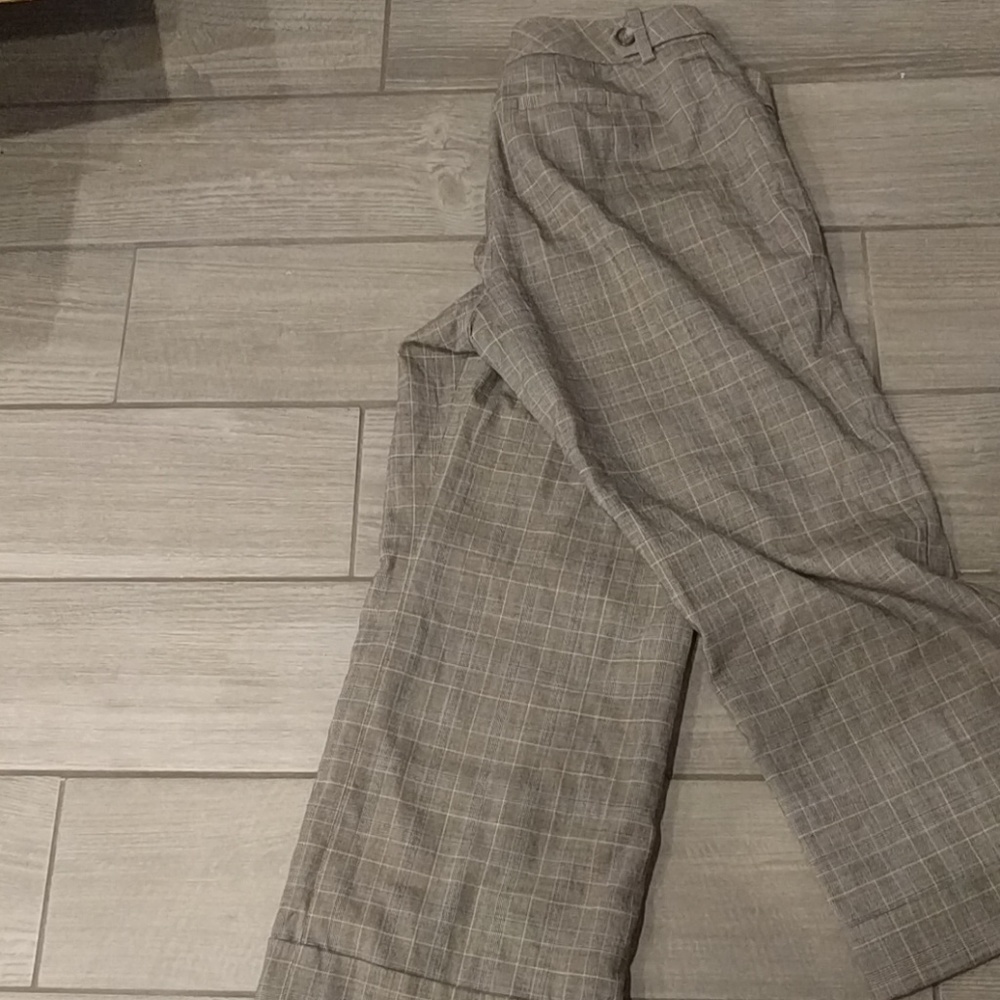 Wide leg Ann Taylor capri pants